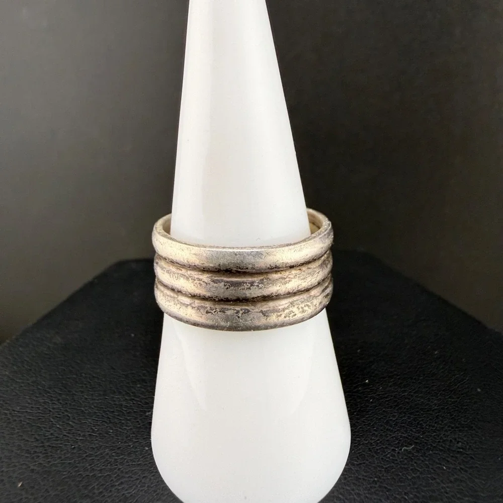 Vintage Band Ring Silver Tone Size 8.5